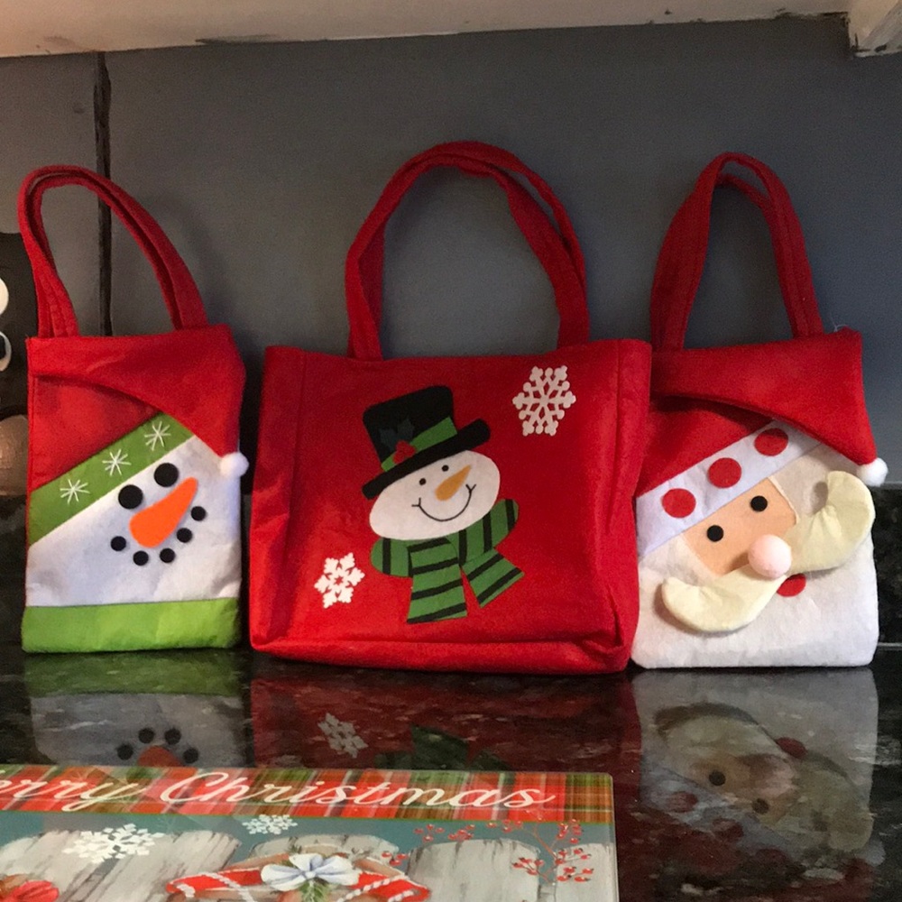 Adorable Never used reusable Christmas gift bags